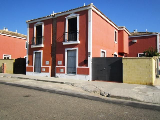 Vista exterior de Casa adosada en venda en Burguillos