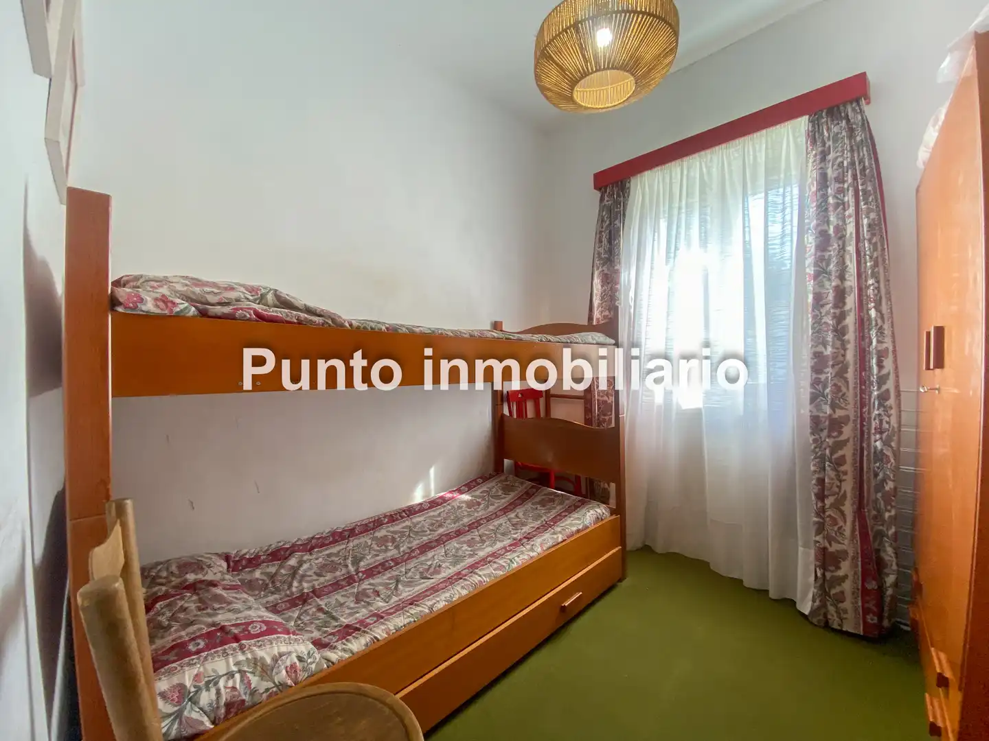 Dormitori de Casa o xalet en venda en Valladolid amb Jardí privat i Terrassa