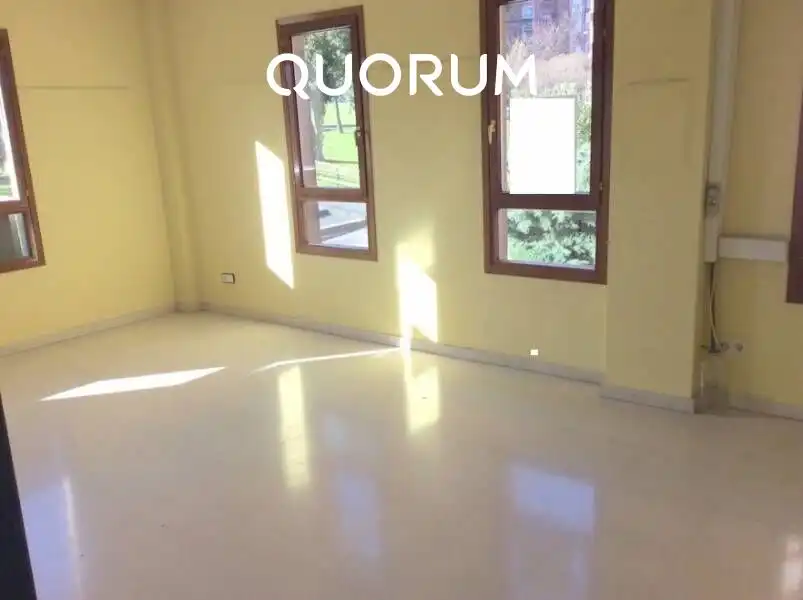 Bedroom of Office for rent in Bilbao 