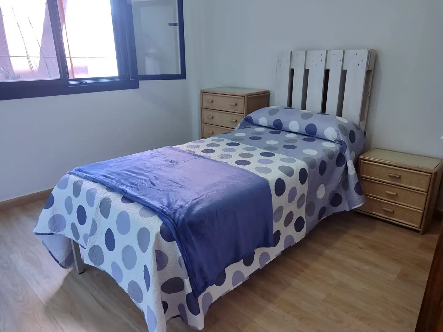 Bedroom of Flat for rent in Vigo   with Heating, Furnished and Oven