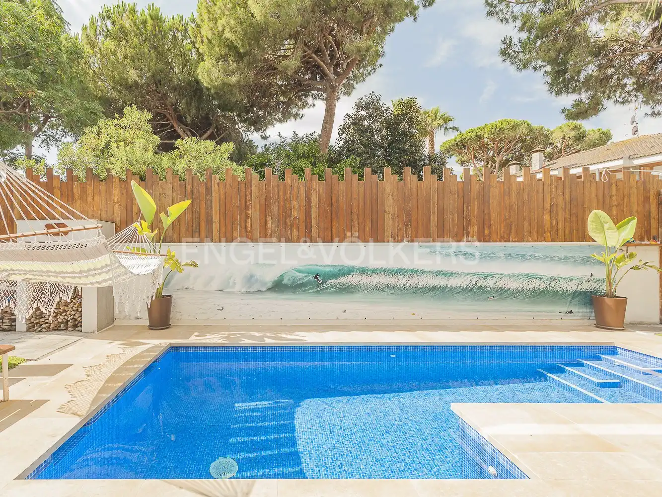 Swimming pool of Houses for rent in Castelldefels  with Air Conditioner, Heating and Private garden