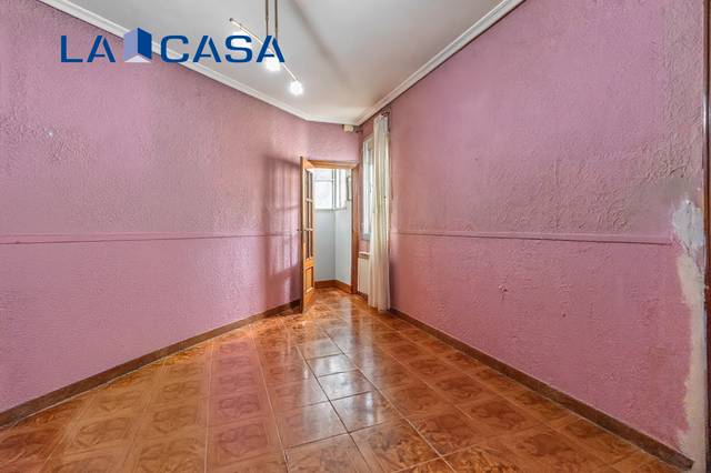 Piso en Venta en Plaza de la Beata María Ana de Jesús en Delicias