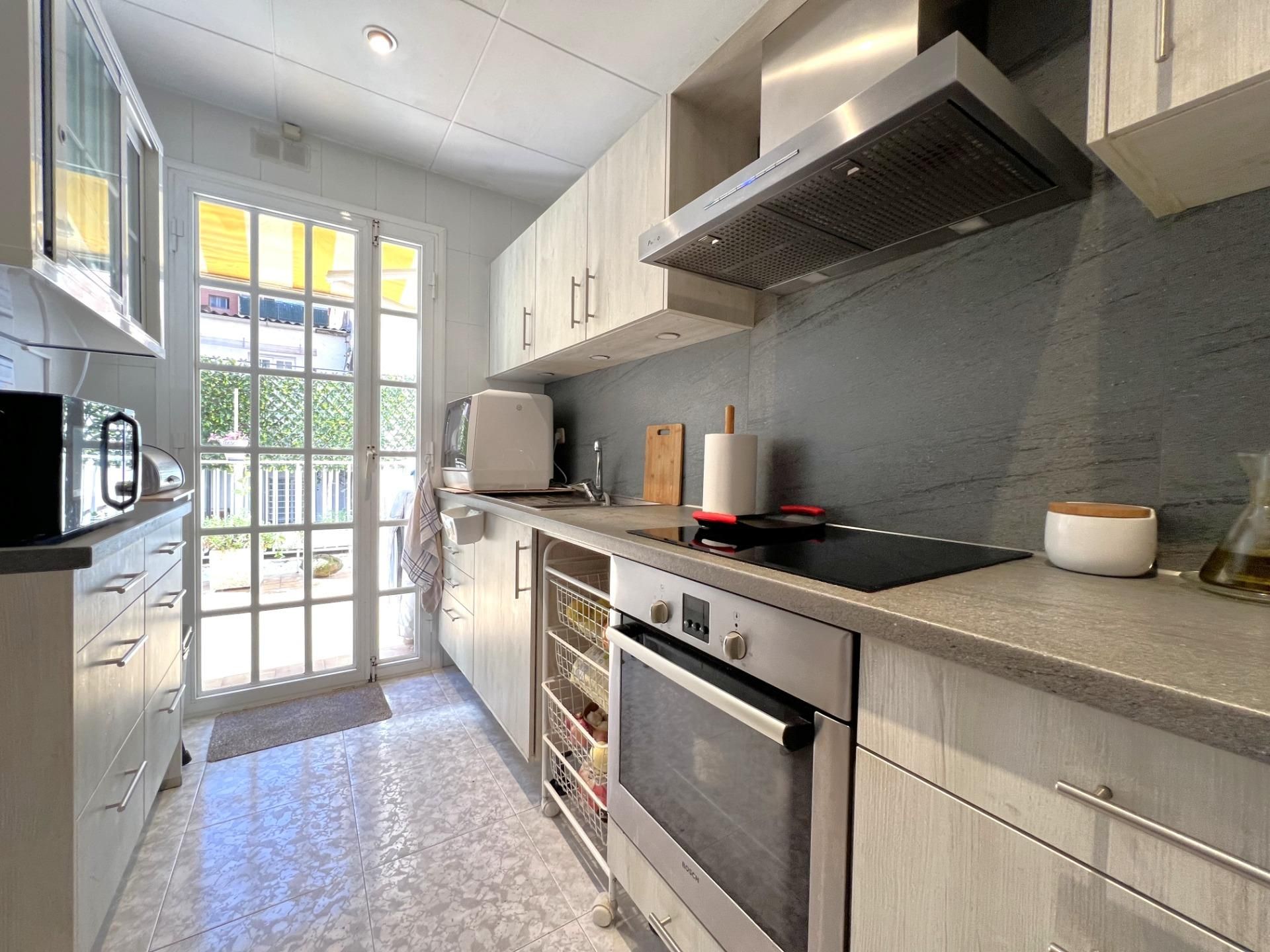 Kitchen of House or chalet for sale in L'Hospitalet de Llobregat  with Air Conditioner, Heating and Terrace