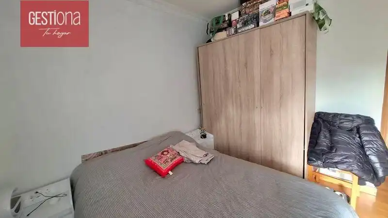 Habitación de Apartamento en venta en Bárcena de Cicero con Calefacción, Terraza y Balcón