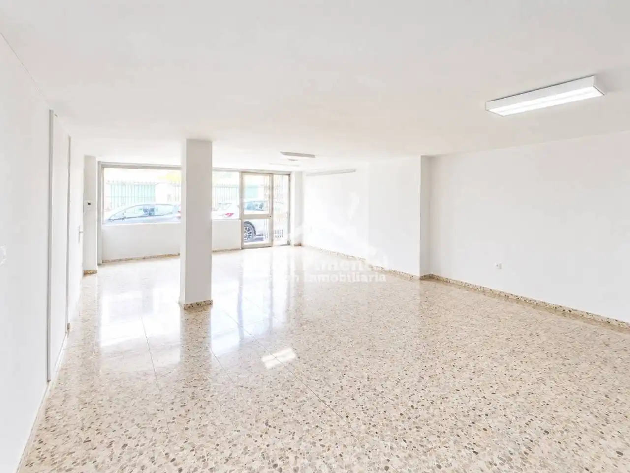 Local comercial en alquiler en Calle Jesús Cautivo 1
