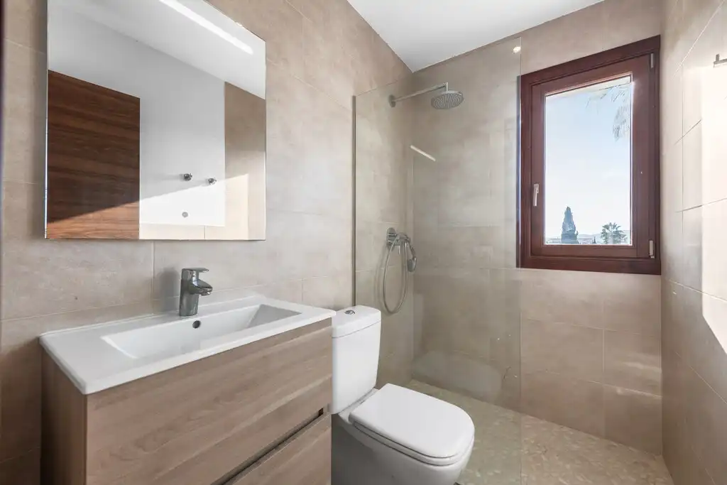 Baño de Finca rústica en venta en Calvià con Aire acondicionado, Calefacción y Balcón