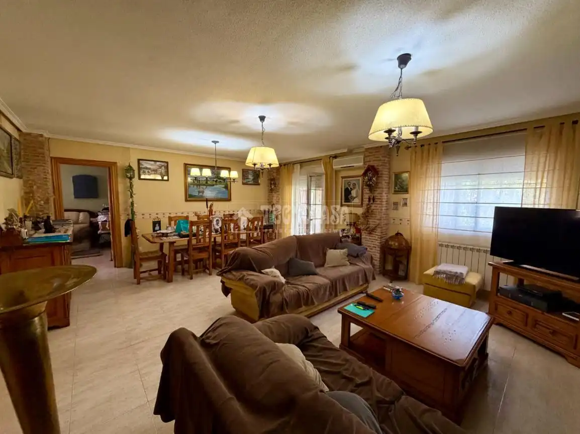 Sala de estar de Piso en venta en Villanueva de la Torre con Aire acondicionado y Calefacción