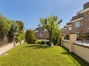 Jardín de Casa adosada en venta en Sant Cugat del Vallès con Aire acondicionado, Calefacción y Jardín privado