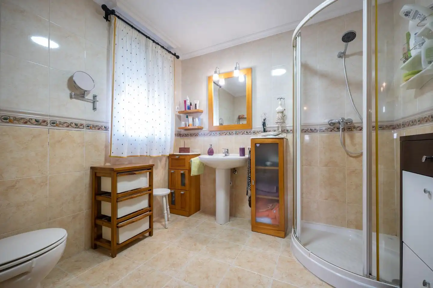 Bany de Casa o xalet en venda en Ávila amb Calefacció, Jardí privat i Terrassa