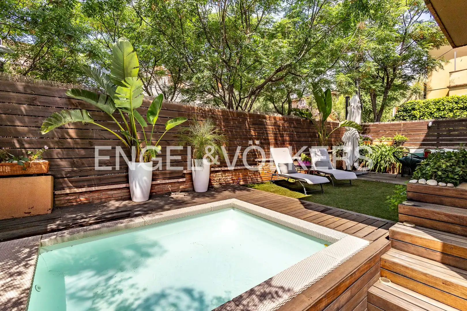 Terrassa de Apartament en venda en Esplugues de Llobregat amb Aire condicionat, Calefacció i Jardí privat