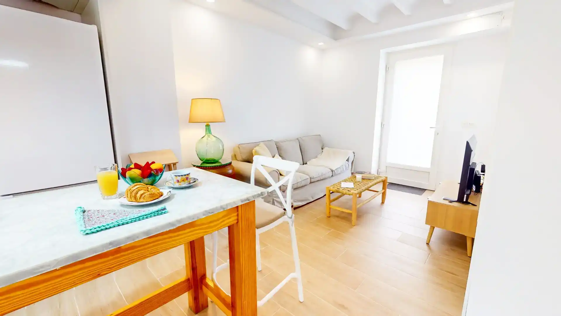 Wohnzimmer von Wohnung zur Miete in Dénia mit Parkett und Möbliert