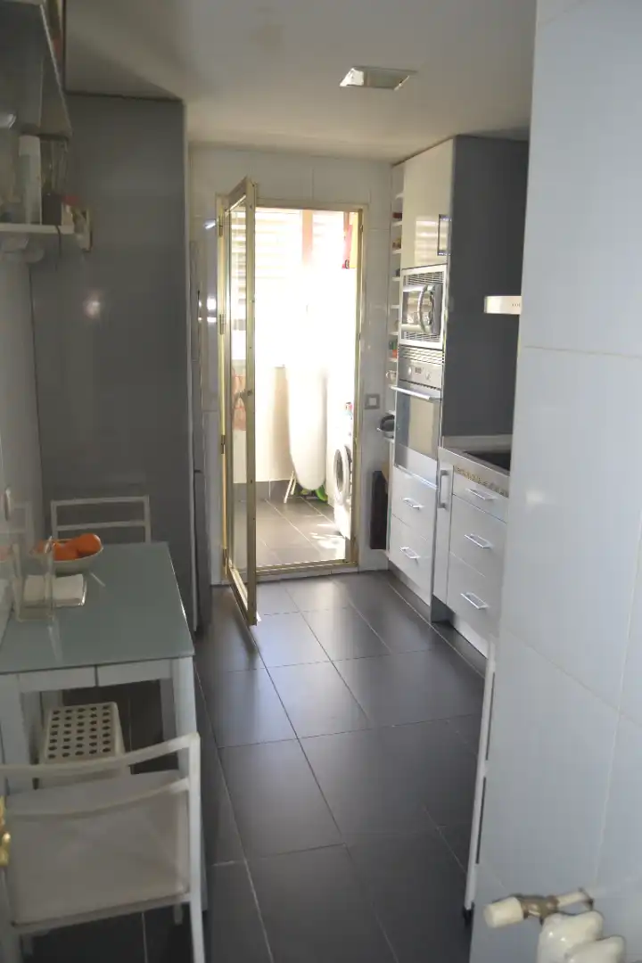 Cocina de Piso en venta en Madrid con Calefacción, Jardín privado y Parquet
