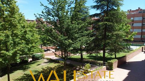 Foto 2 de Piso en venta en Conde Orgaz - Piovera,  Madrid Capital