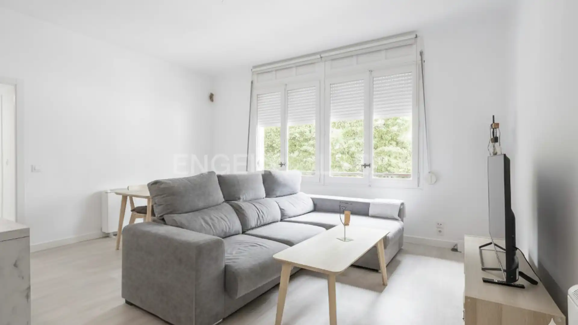Living room of Flat for rent in  Madrid Capital  with Heating, Parquet flooring and Furnished