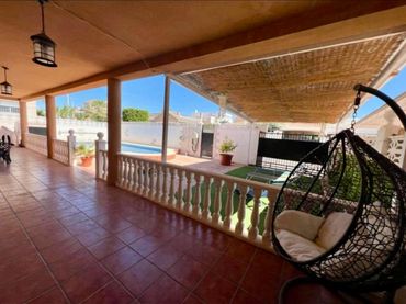 Villa con piscina in vendita a El Altet