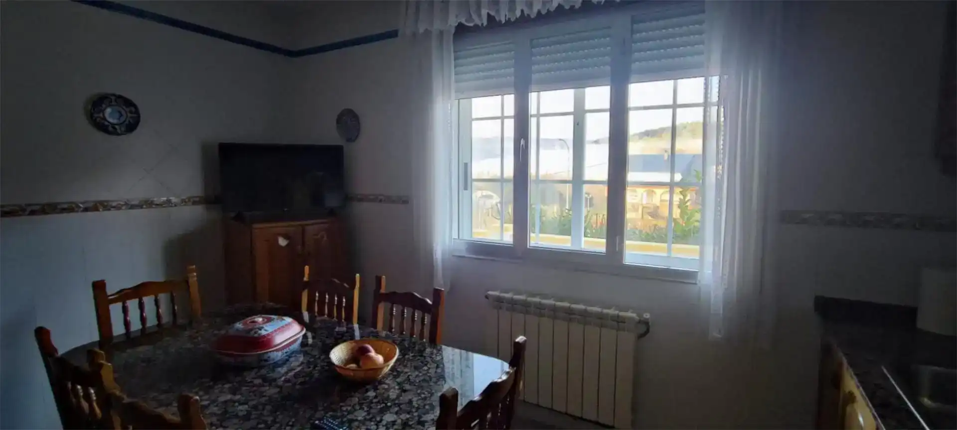 Cocina de Casa o chalet en venta en Puente de Domingo Flórez con Jardín privado, Parquet y Piscina