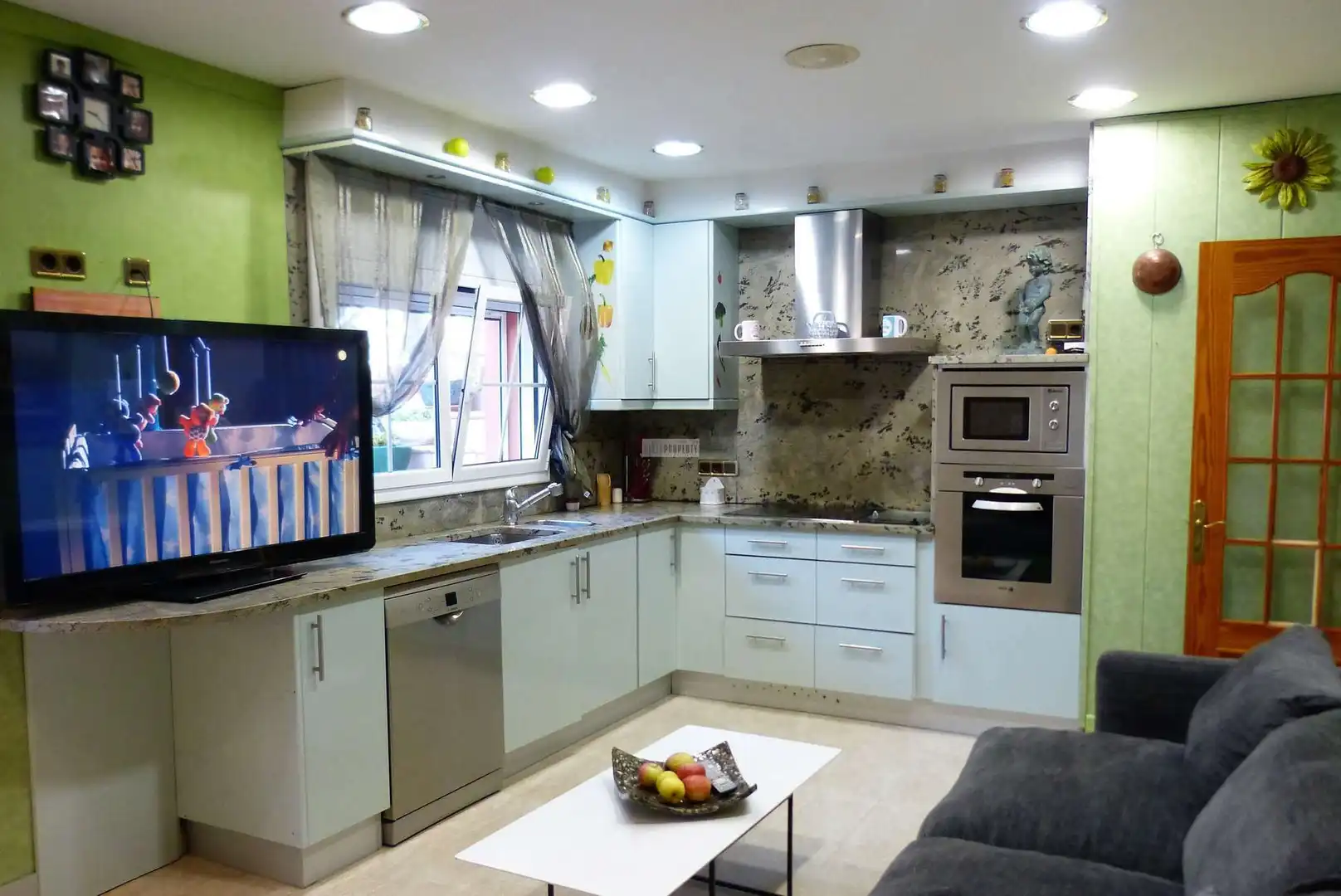 House with pool for sale in Requesens, imagen 8