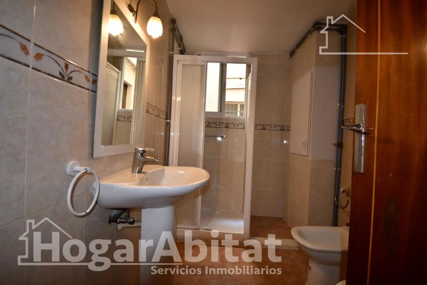 Bathroom of Flat for sale in Oliva  with Balcony