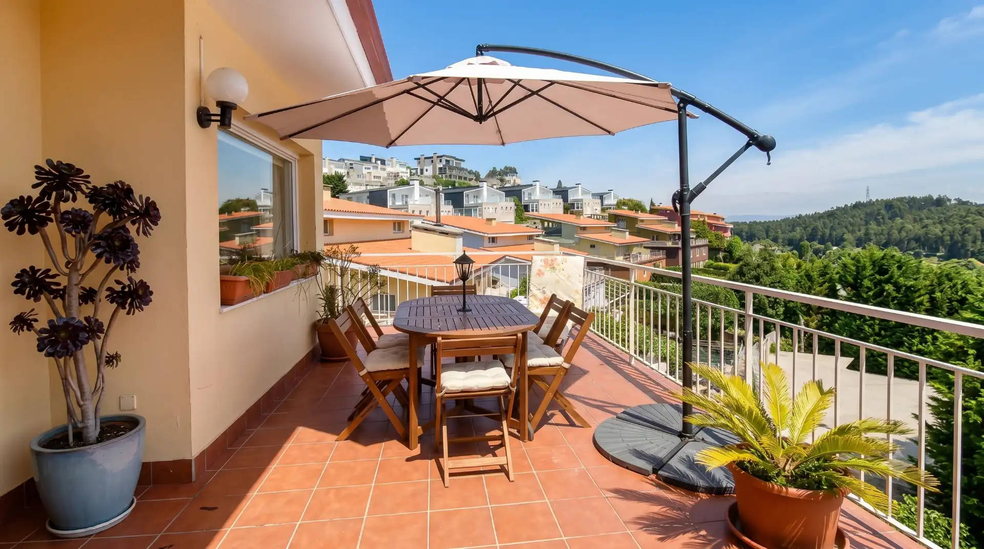 Terraza de Casa adosada en venta en A Coruña Capital  con Calefacción, Jardín privado y Parquet