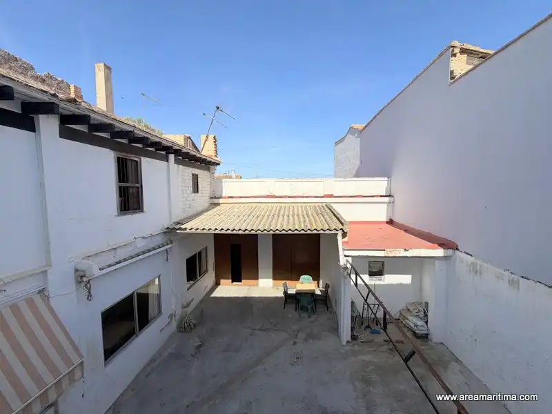 Vista exterior de Casa adosada en venta en Valencia con Trastero y Alarma