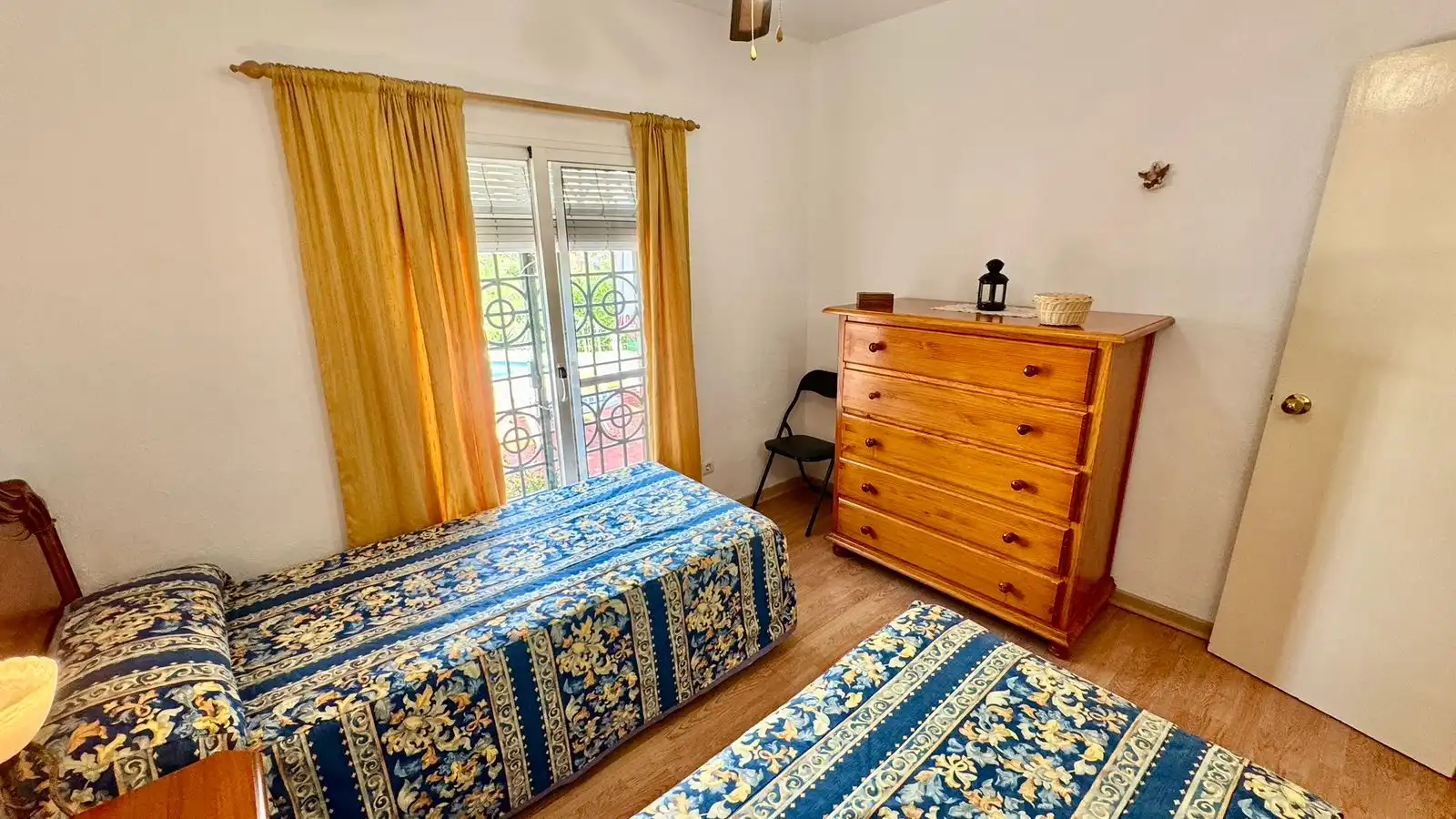 Dormitori de Finca rústica en venda en Cártama amb Aire condicionat, Jardí privat i Terrassa