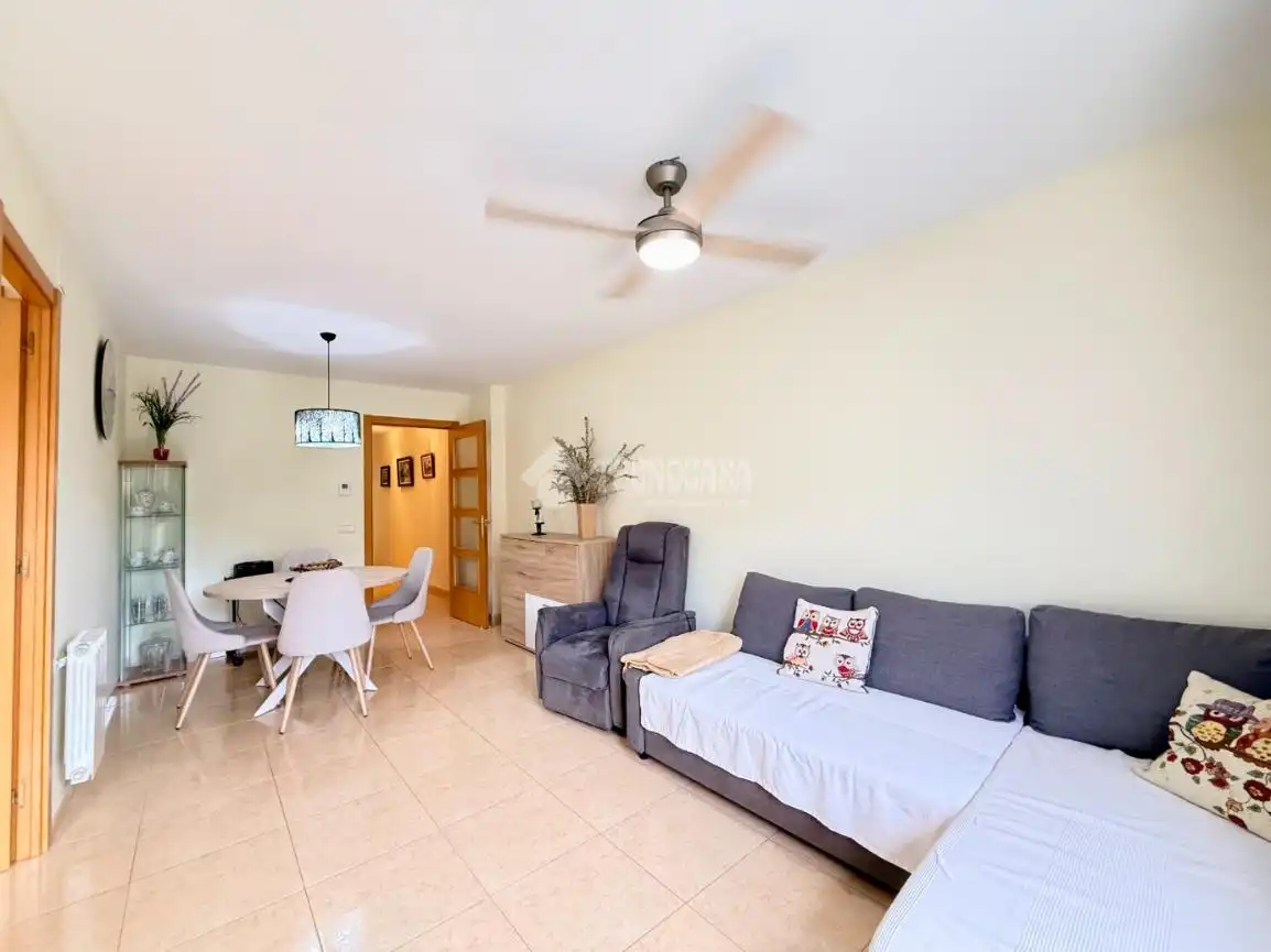Sala de estar de Piso en venta en Sant Pere de Ribes con Calefacción, Amueblado y Balcón