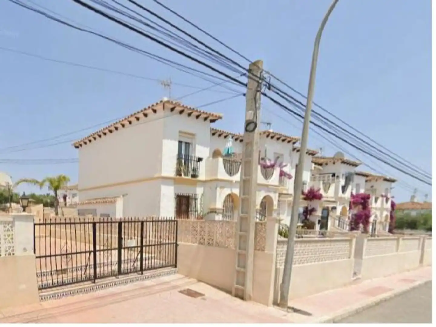 Vista exterior de Piso en venta en San Miguel de Salinas
