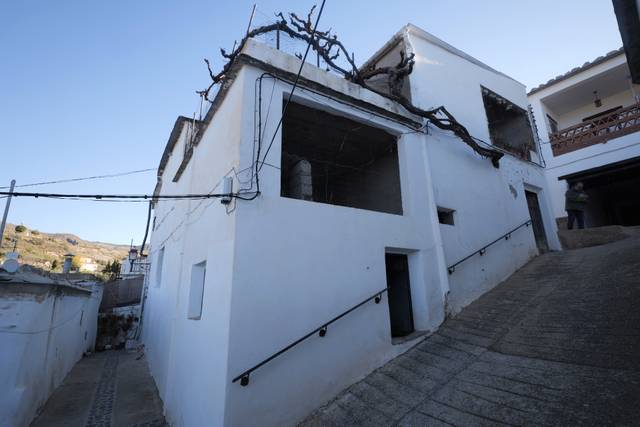 Casa adosada en Venta en Calle Acequia, 18 en Lobras