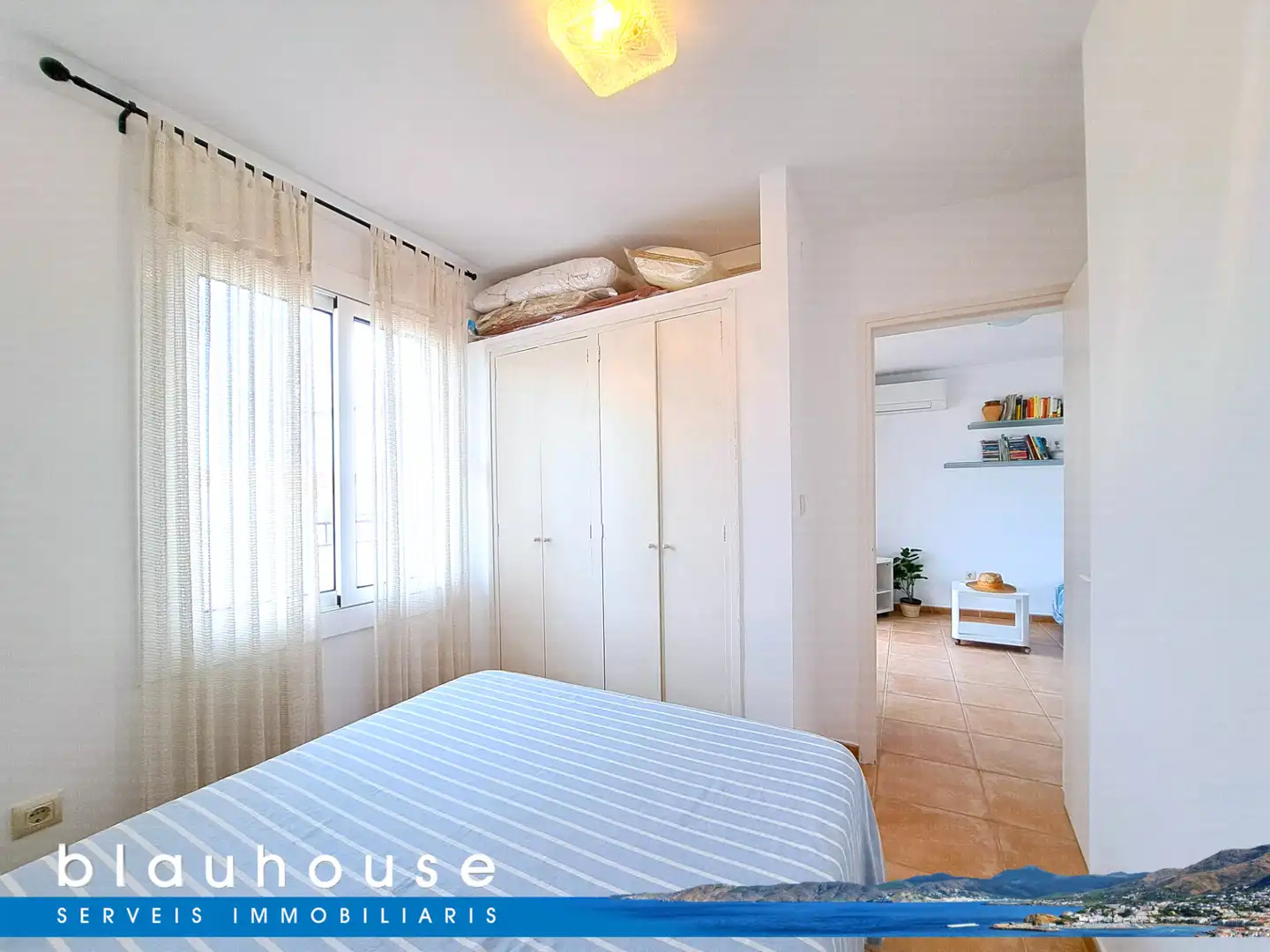 Schlafzimmer von Dachboden zum Verkauf in Llançà mit Klimaanlage, Heizung und Terrasse