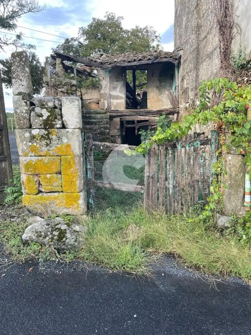 Detached homes for sale in Esgos