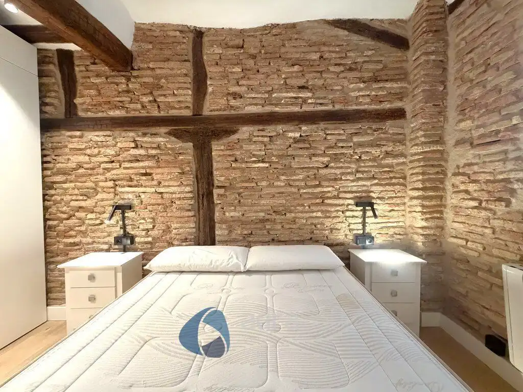 Habitación de Apartamento de alquiler en  Logroño con Calefacción y Amueblado
