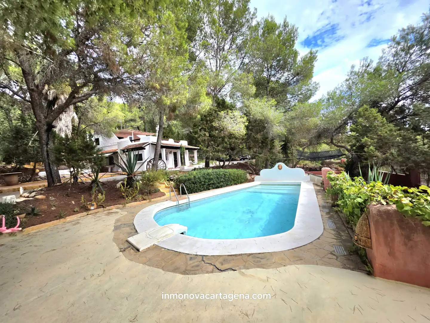 Xalet amb terrassa en venda a Santa Eulària