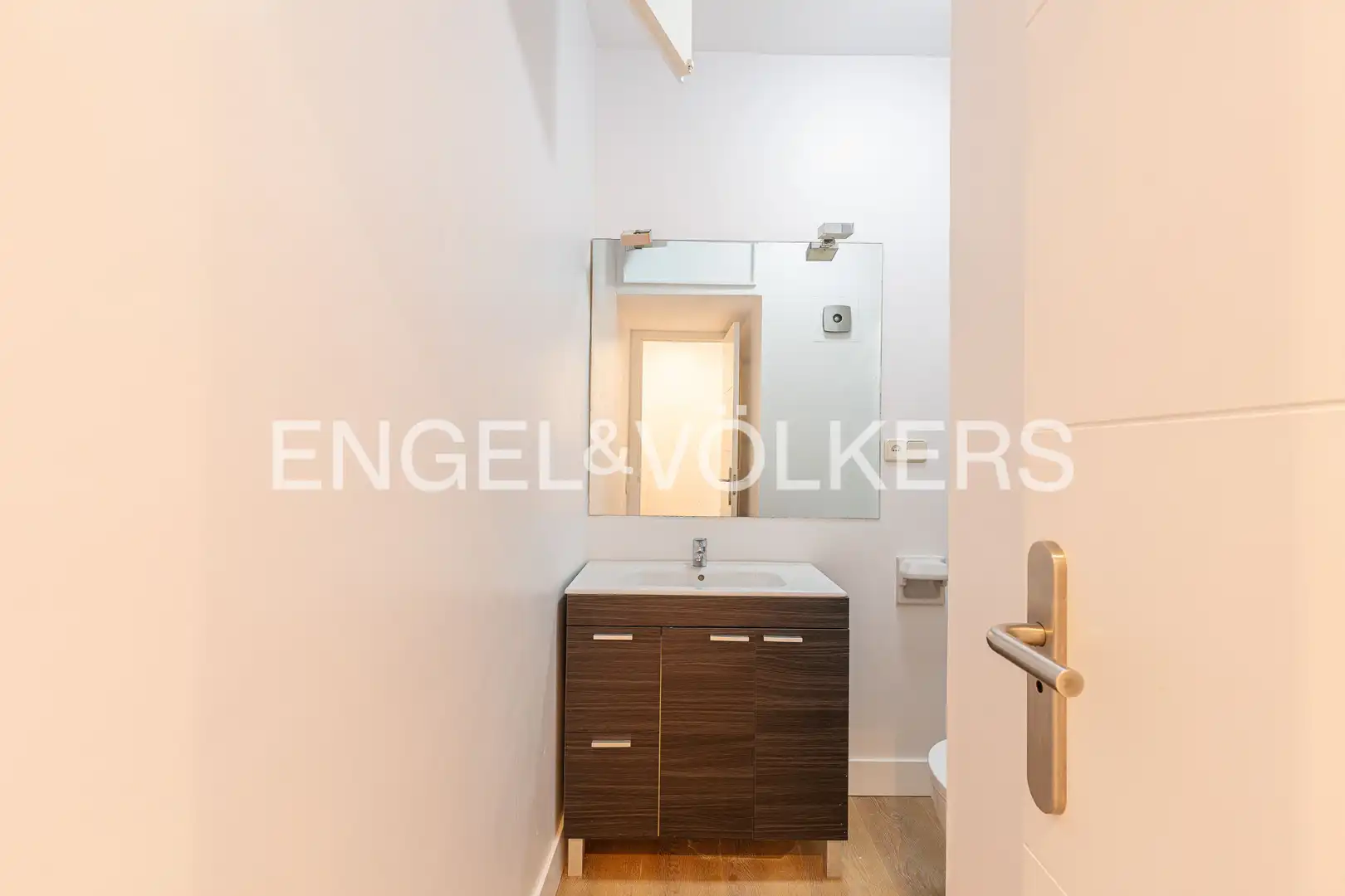 Bathroom of Flat for rent in Madrid  with Air Conditioner, Heating and Terrace