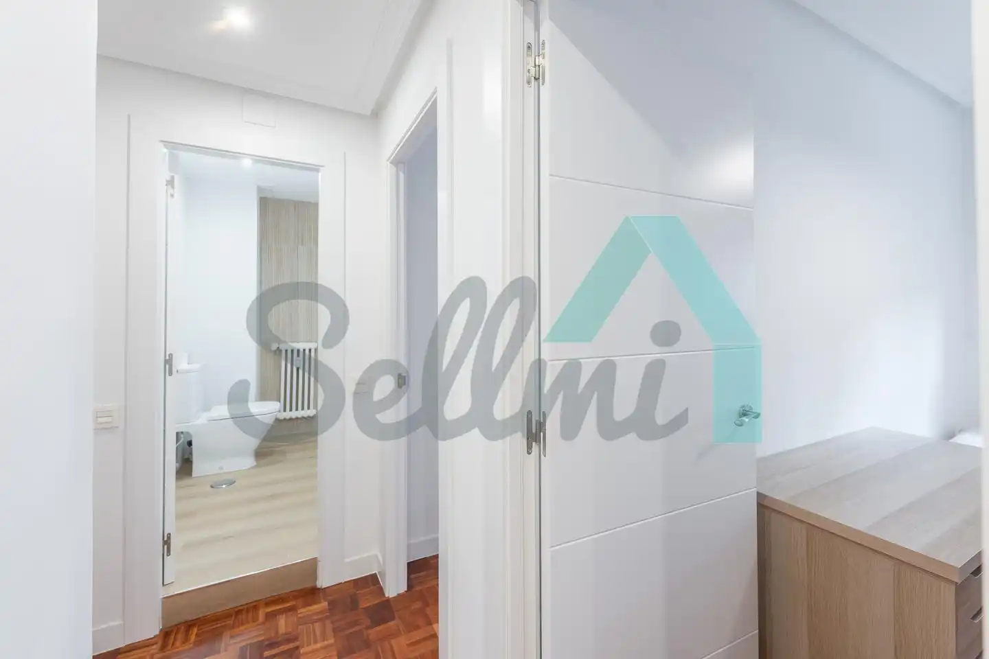 Habitación de Piso para compartir en Oviedo  con Calefacción, Parquet y Amueblado