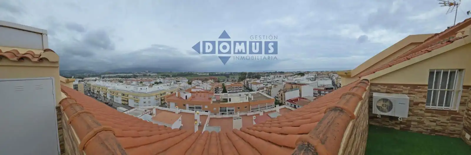 Vista exterior de Ático en venta en Marbella con Aire acondicionado y Terraza