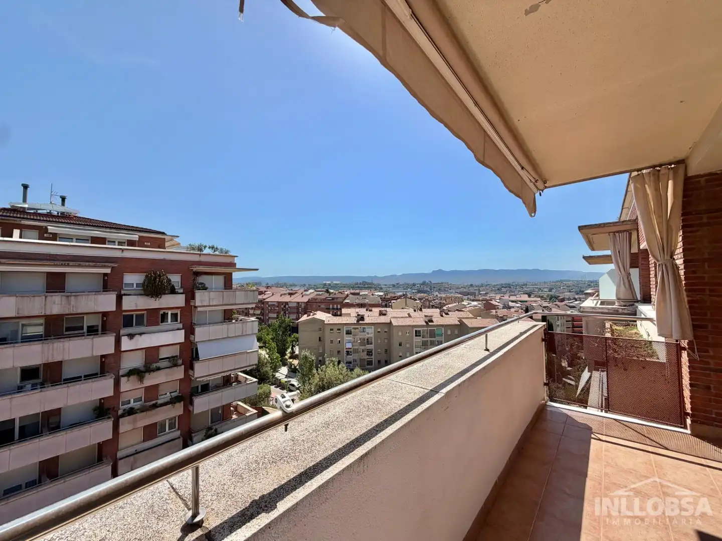 Exterior view of Attic for rent in Manresa  with Air Conditioner, Heating and Terrace