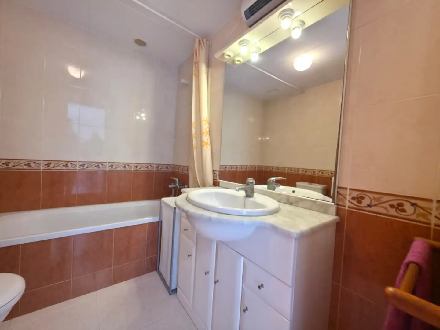 Badezimmer von Einfamilien-Reihenhaus zum Verkauf in Alcanar mit Klimaanlage, Terrasse und Abstellraum