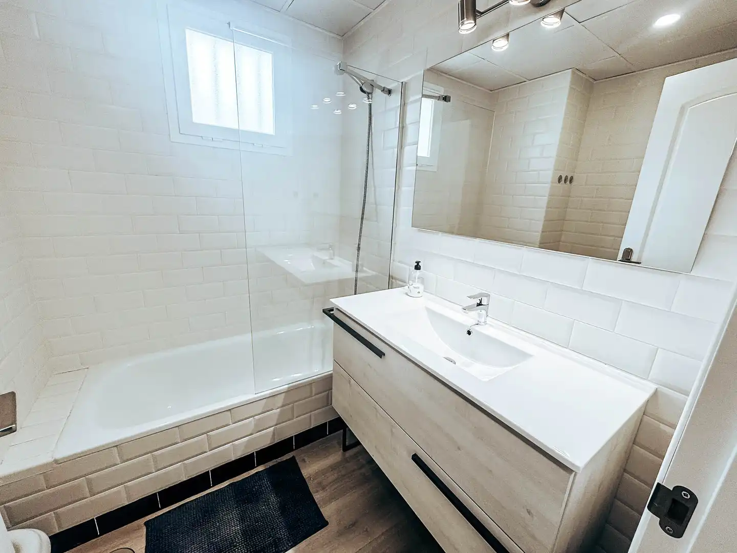Baño de Apartamento en venta en Manilva con Aire acondicionado, Calefacción y Terraza