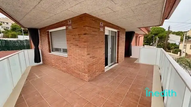 Jardí de Casa o xalet en venda en Cunit amb Aire condicionat, Calefacció i Jardí privat