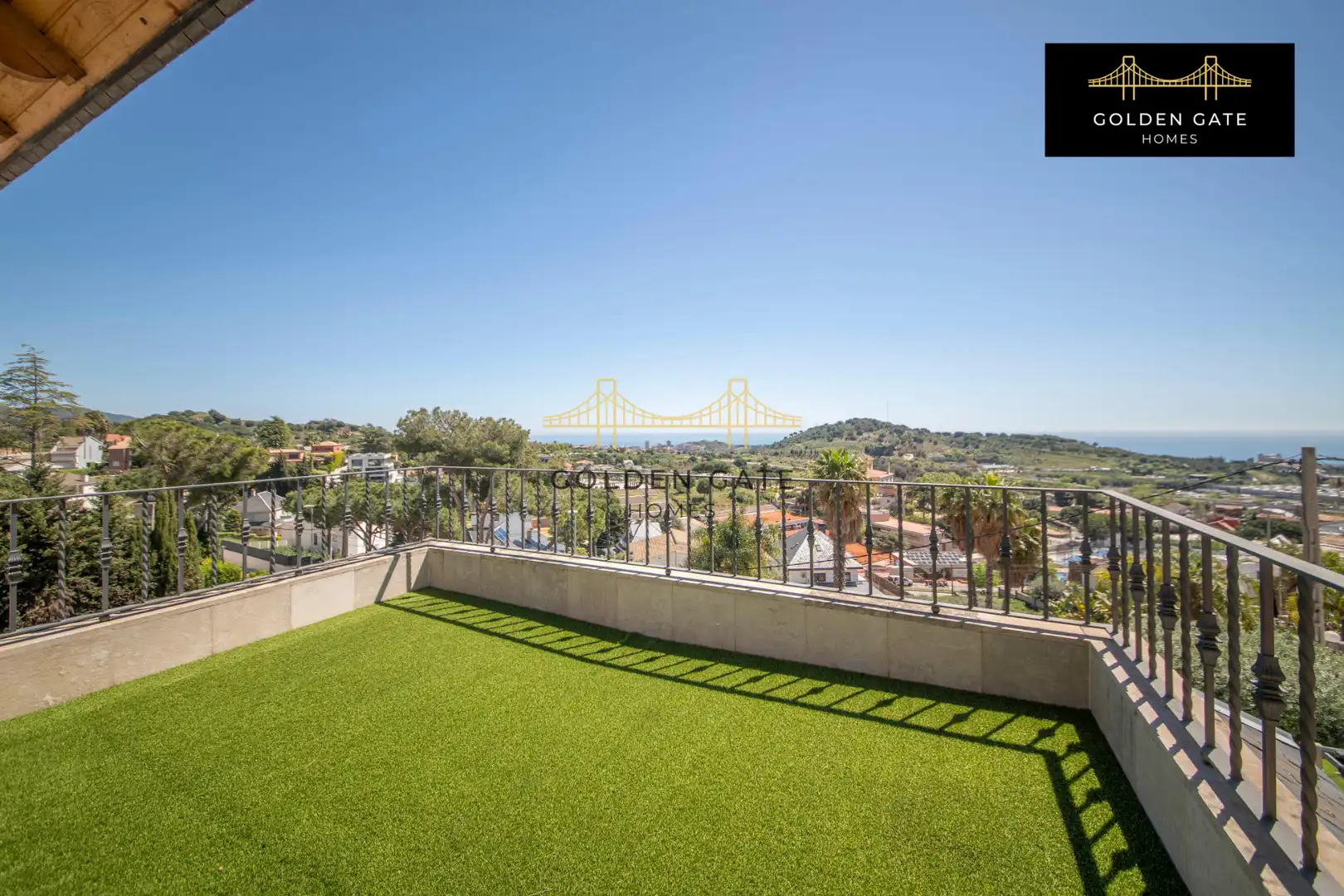 Terraza de Casa o chalet en venta en Badalona con Aire acondicionado, Calefacción y Jardín privado
