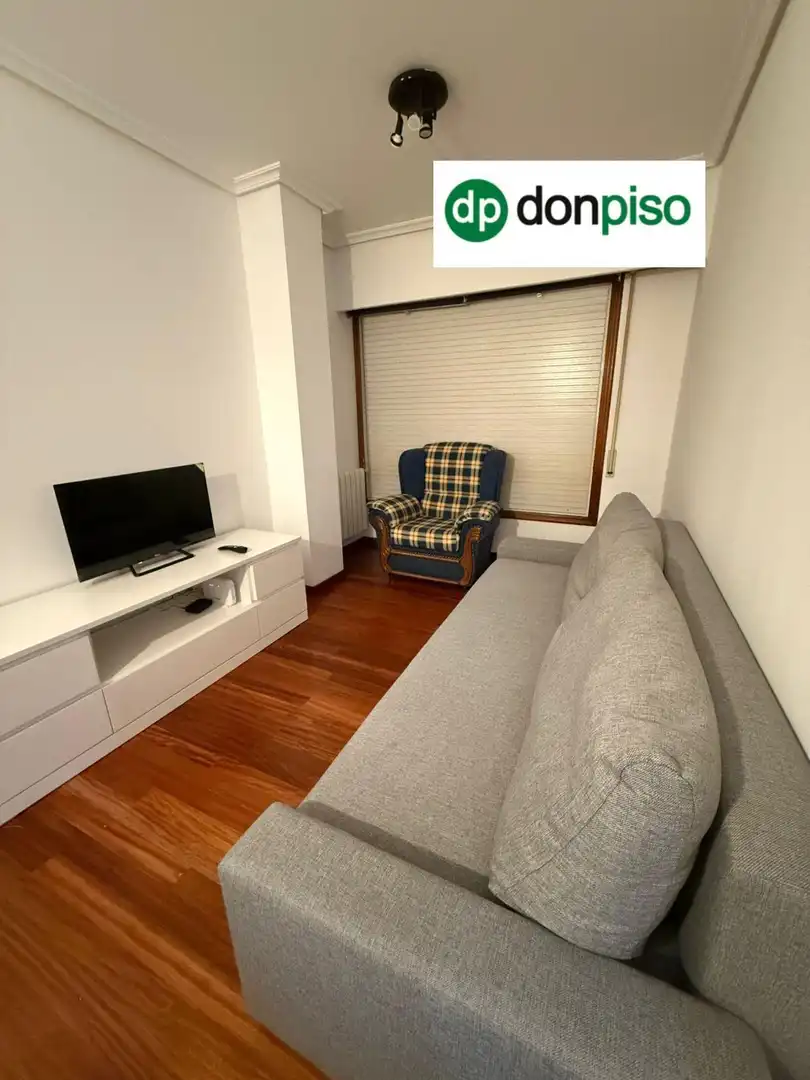 Wohnzimmer von Wohnungen zum Verkauf in Vigo  mit Abstellraum