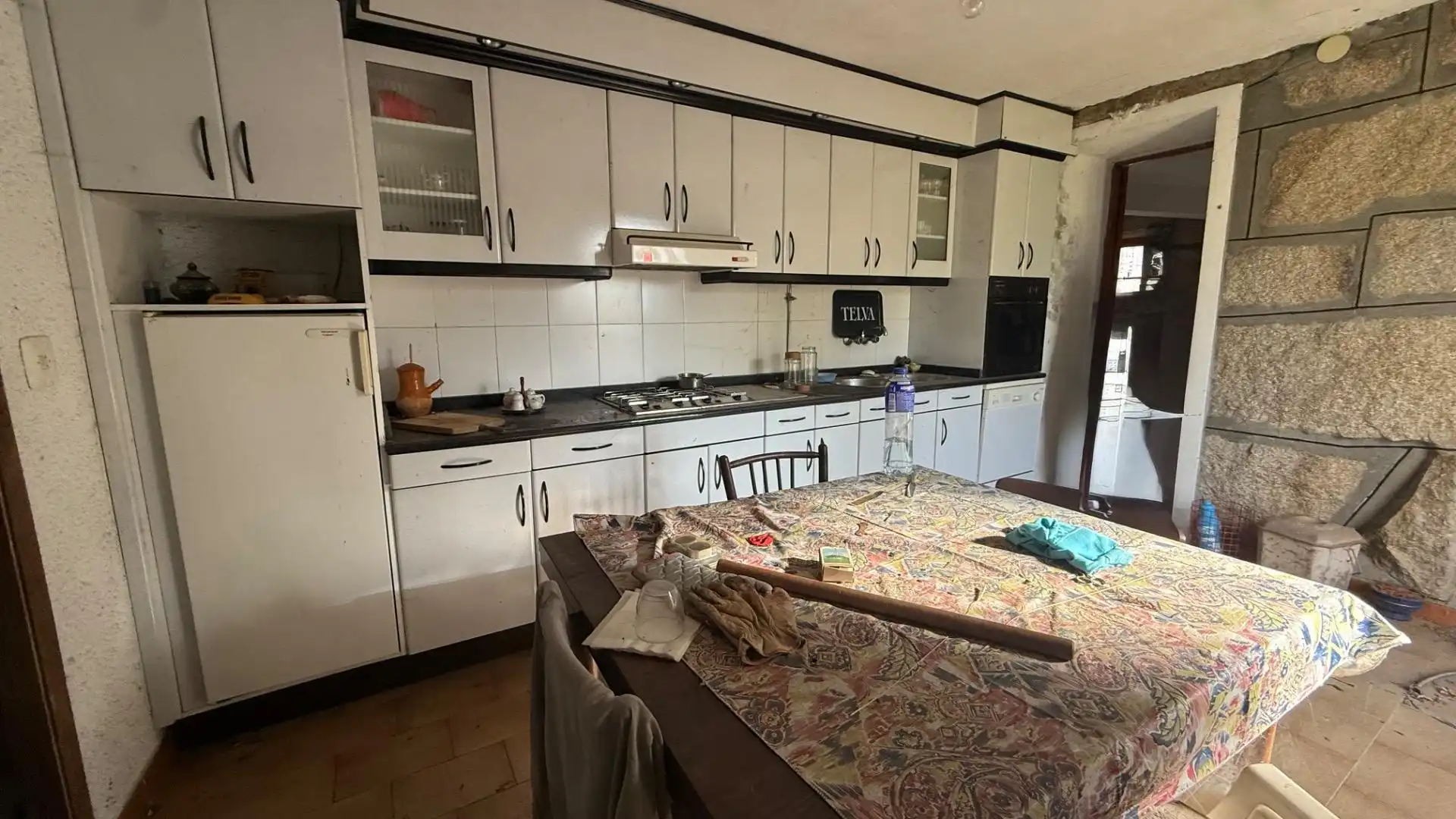 Cuina de Casa o xalet en venda en Toén amb Jardí privat, Moblat i Balcó