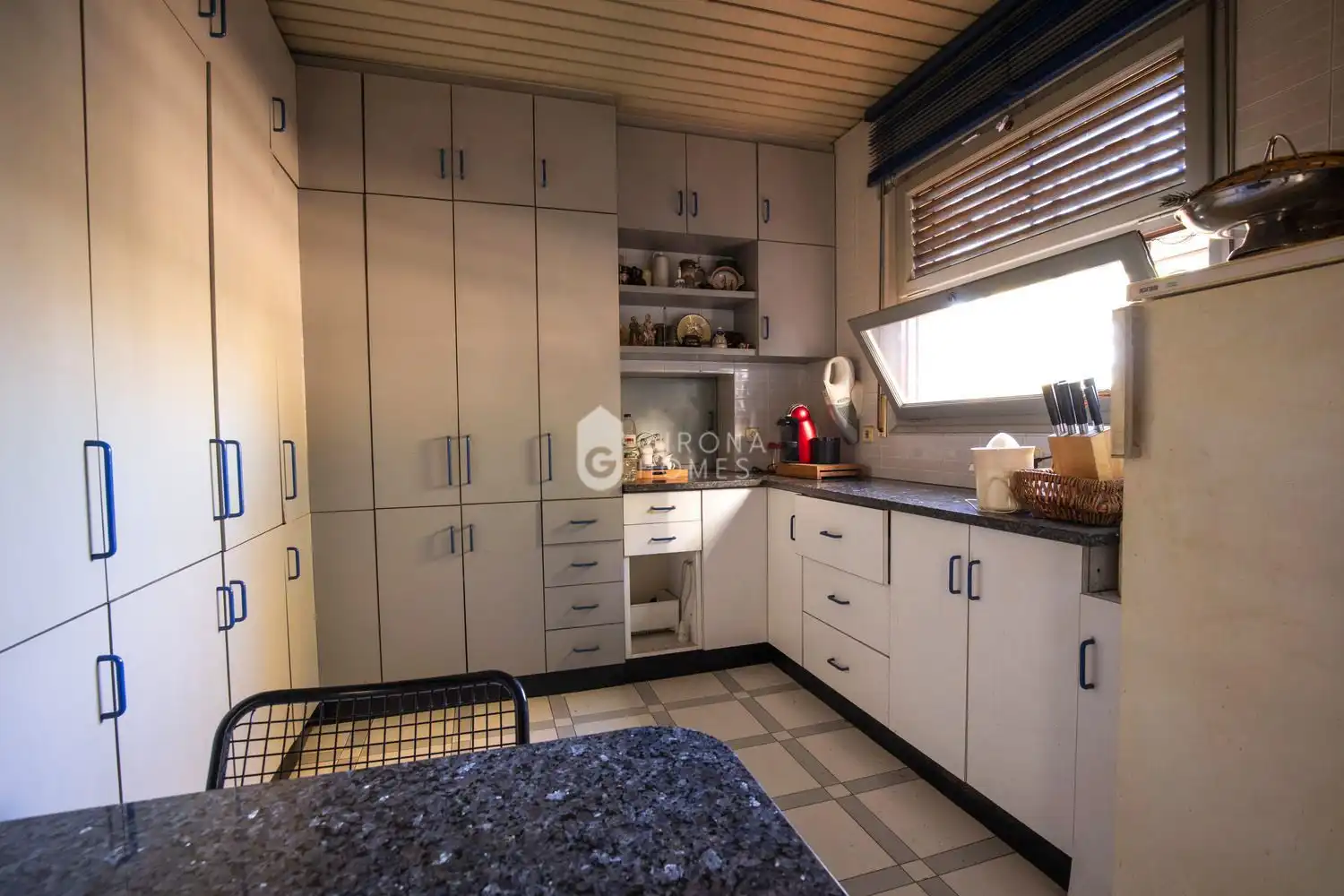 Cocina de Casa o chalet en venta en Girona con Aire acondicionado, Calefacción y Jardín privado