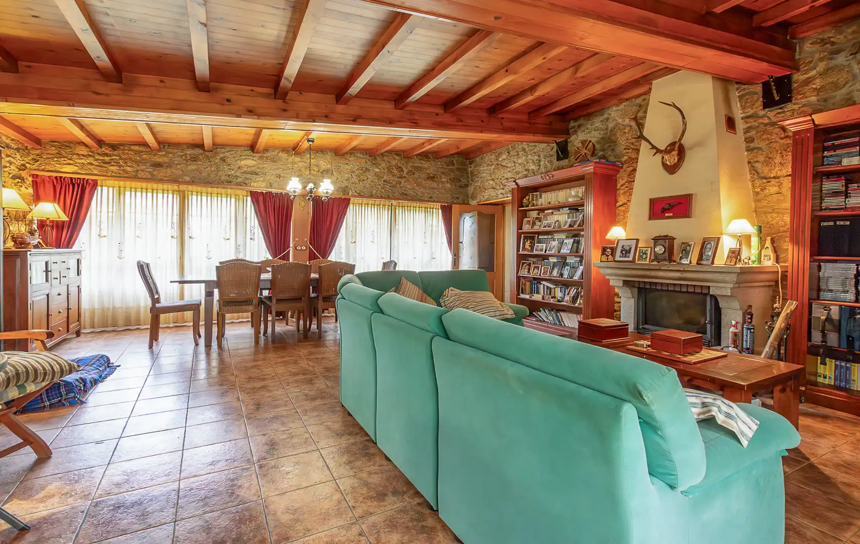 Wohnzimmer von Country house zum Verkauf in Toques mit Möbliert
