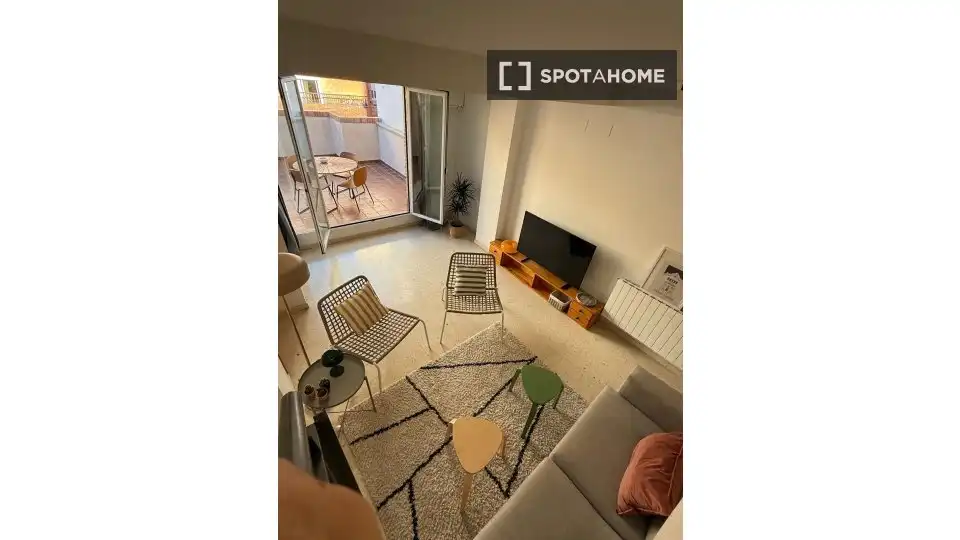 Exterior view of Flat for rent in Valencia  with Air Conditioner, Heating and Furnished