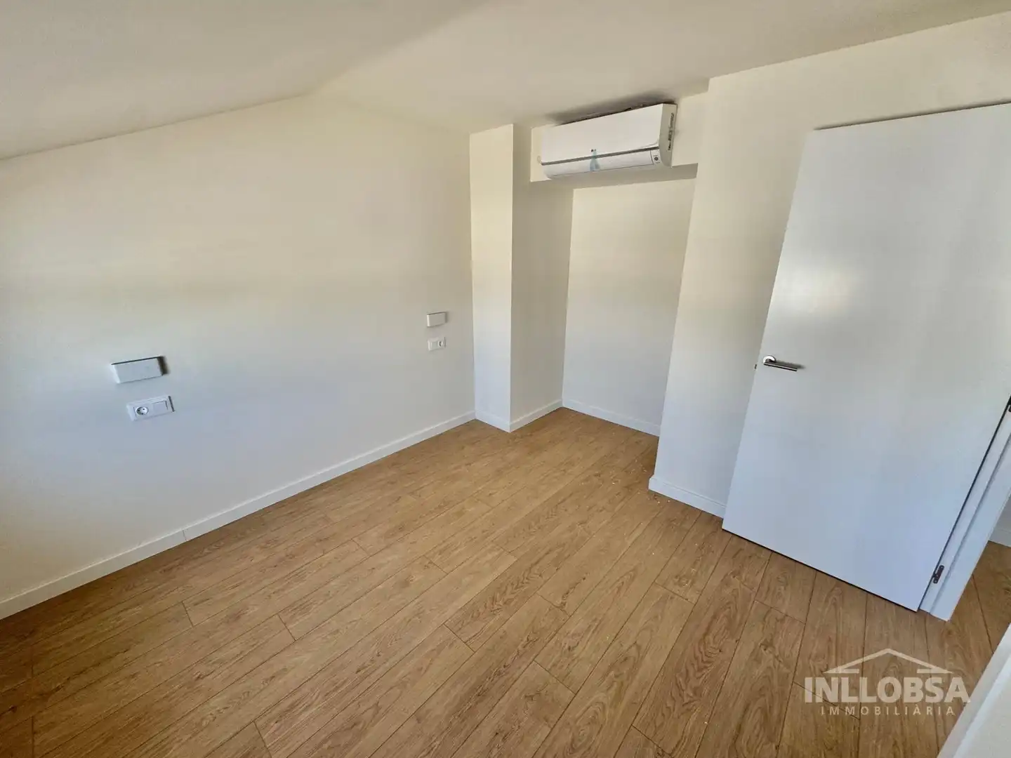 Habitación de Ático de alquiler en Manresa con Aire acondicionado, Calefacción y Terraza