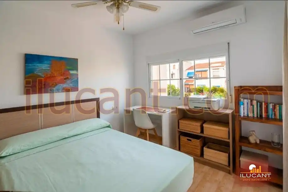 Habitación de Casa o chalet en venta en El Campello con Aire acondicionado, Terraza y Trastero