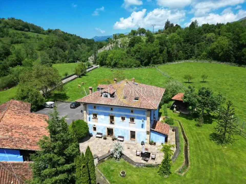 Exterior view of Buildings for sale in Cangas de Onís
