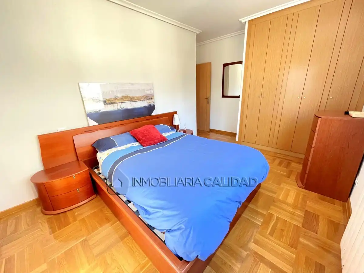 Bedroom of Flat for rent in Burgos  with Heating and Furnished