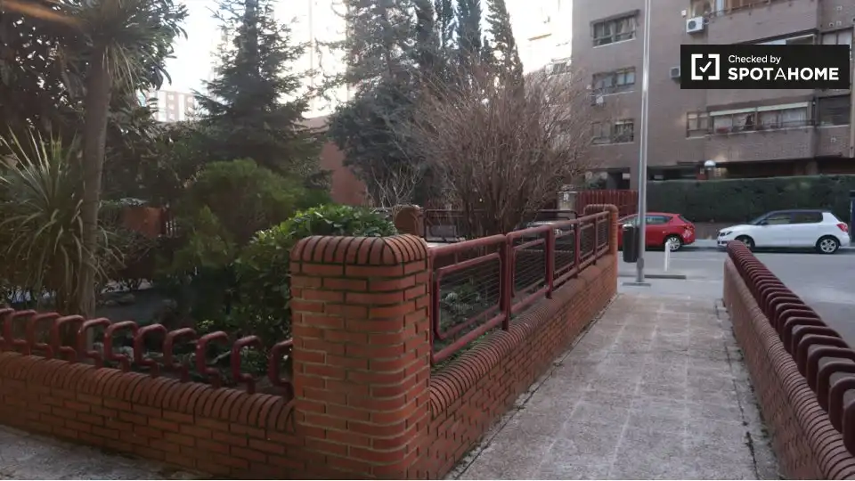 Exterior view of Flat for rent in Madrid  with Air Conditioner, Heating and Furnished